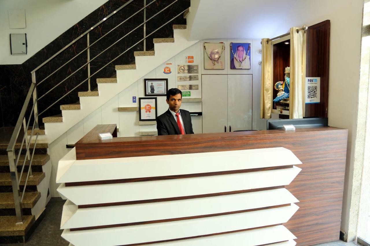 Shree Anand Dham Hotel Vrindāvan Esterno foto