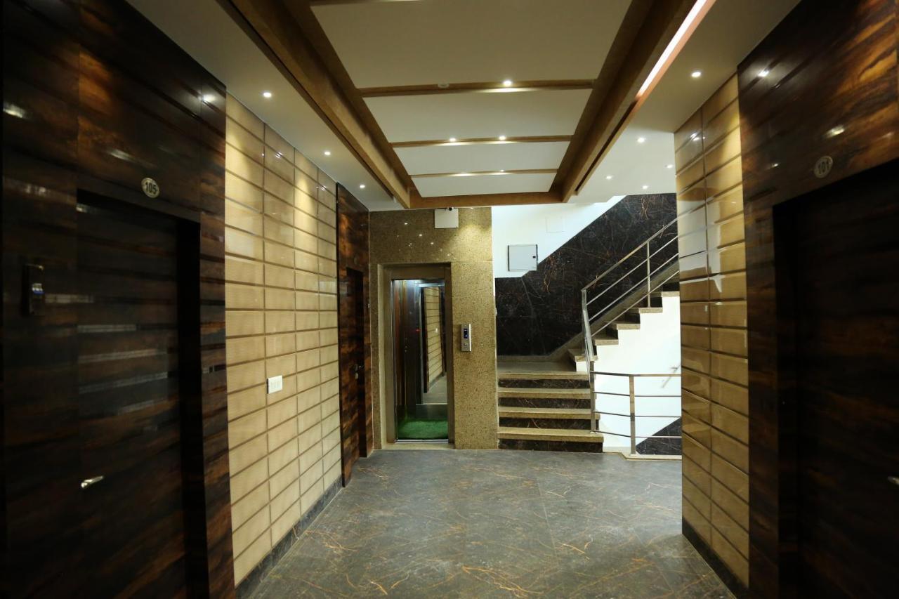 Shree Anand Dham Hotel Vrindāvan Esterno foto